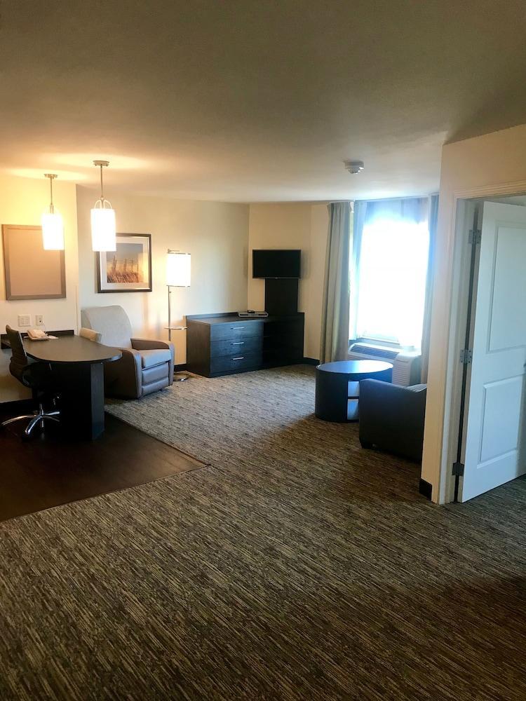 Candlewood Suites Lincoln By Ihg Εξωτερικό φωτογραφία